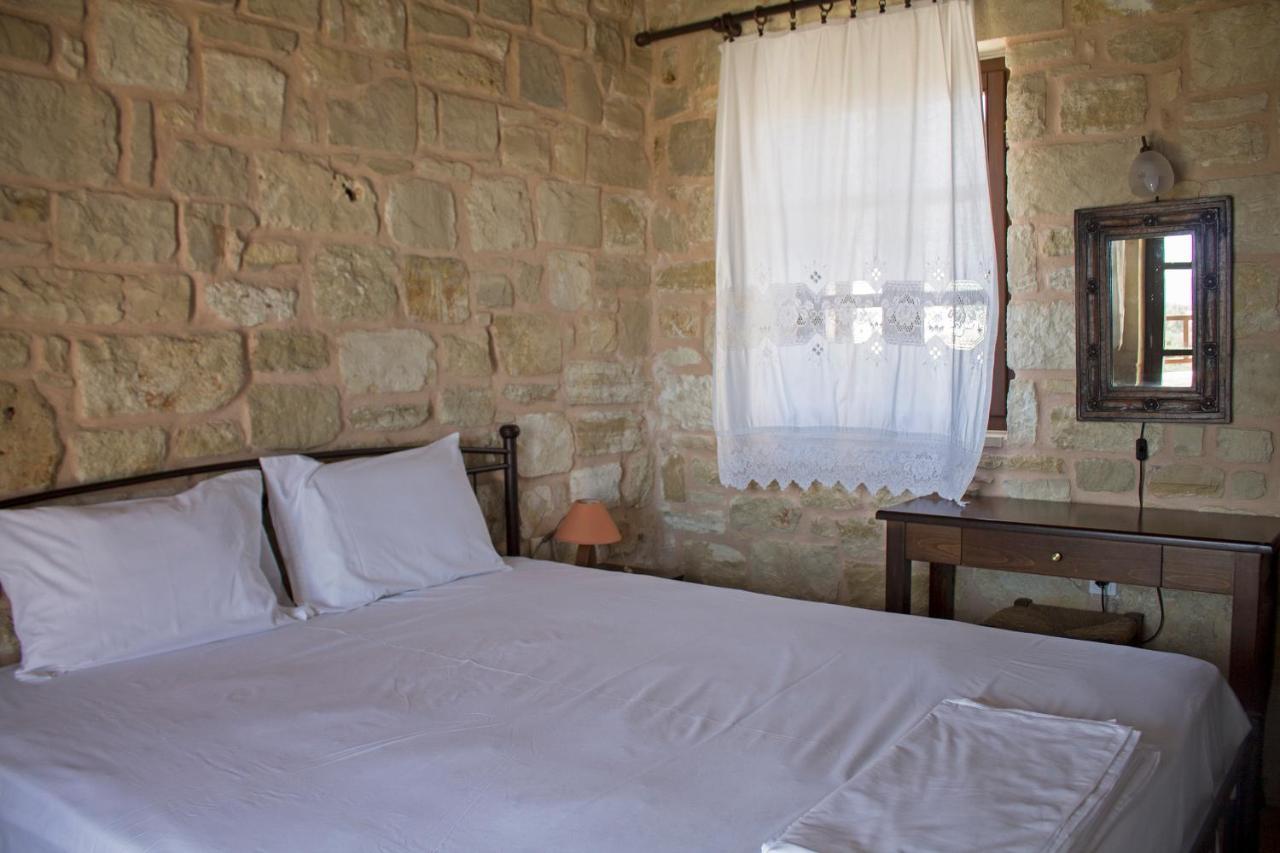 פלקסטרון Esperides Stone Houses מראה חיצוני תמונה