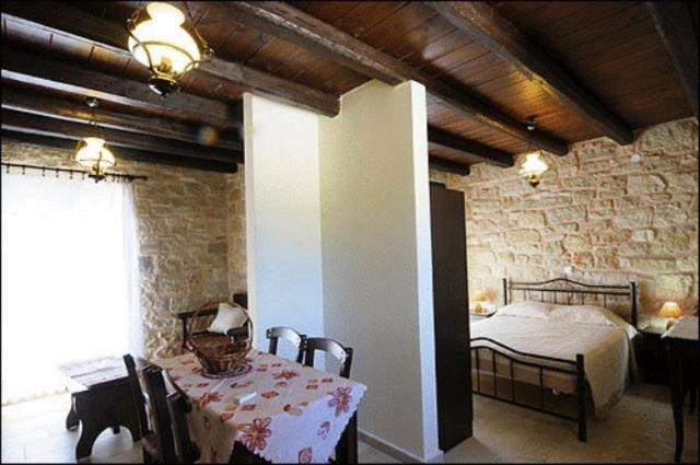 פלקסטרון Esperides Stone Houses מראה חיצוני תמונה